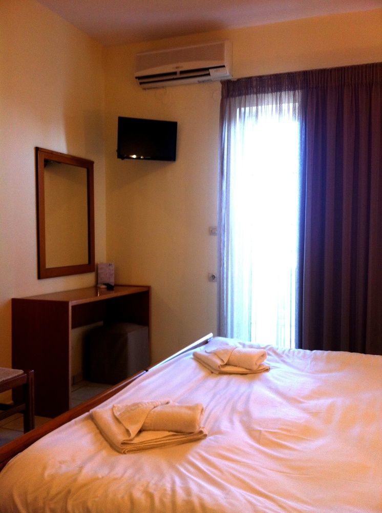 Amaryllis Aparthotel Platanias  Bagian luar foto