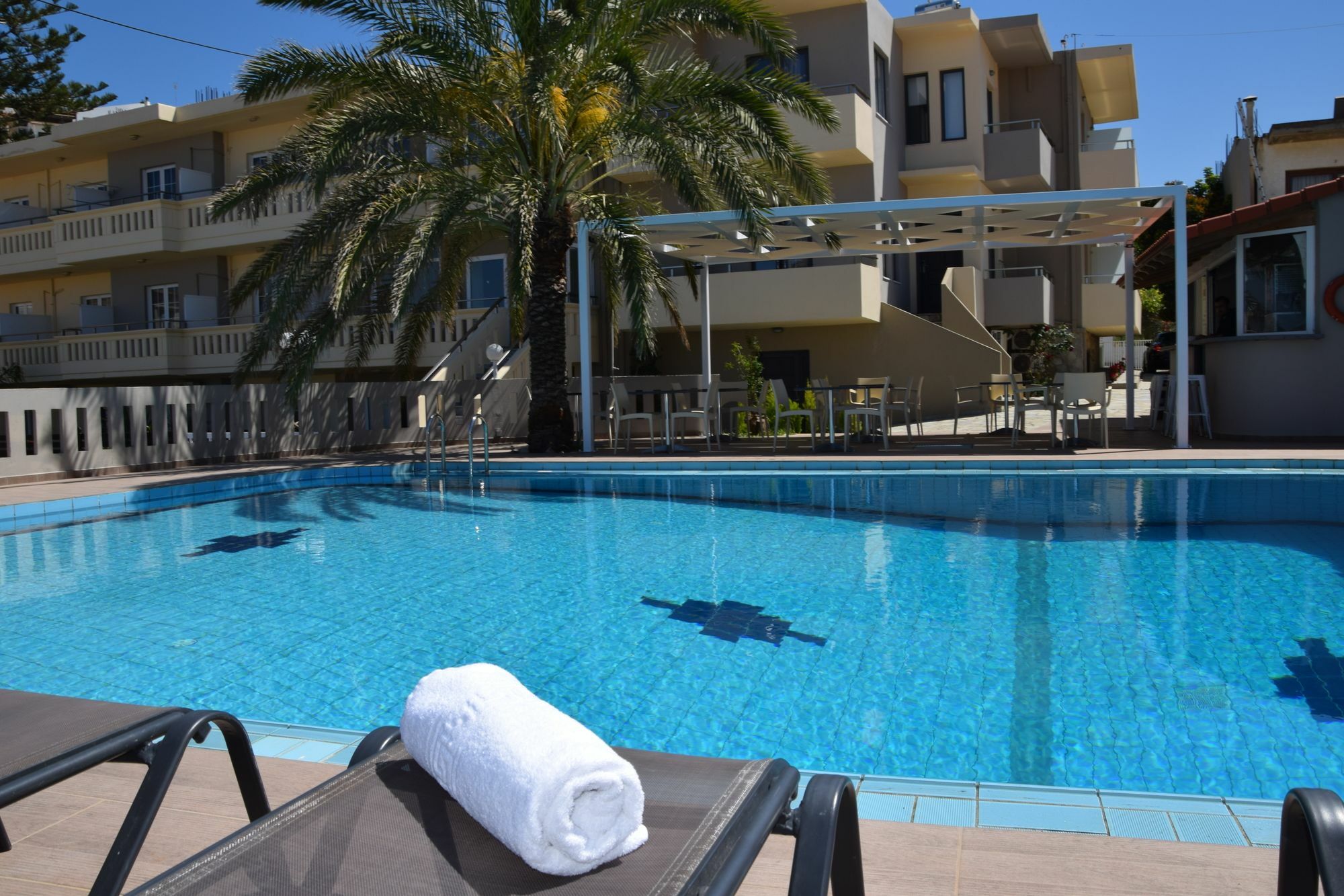 Amaryllis Aparthotel Platanias  Bagian luar foto