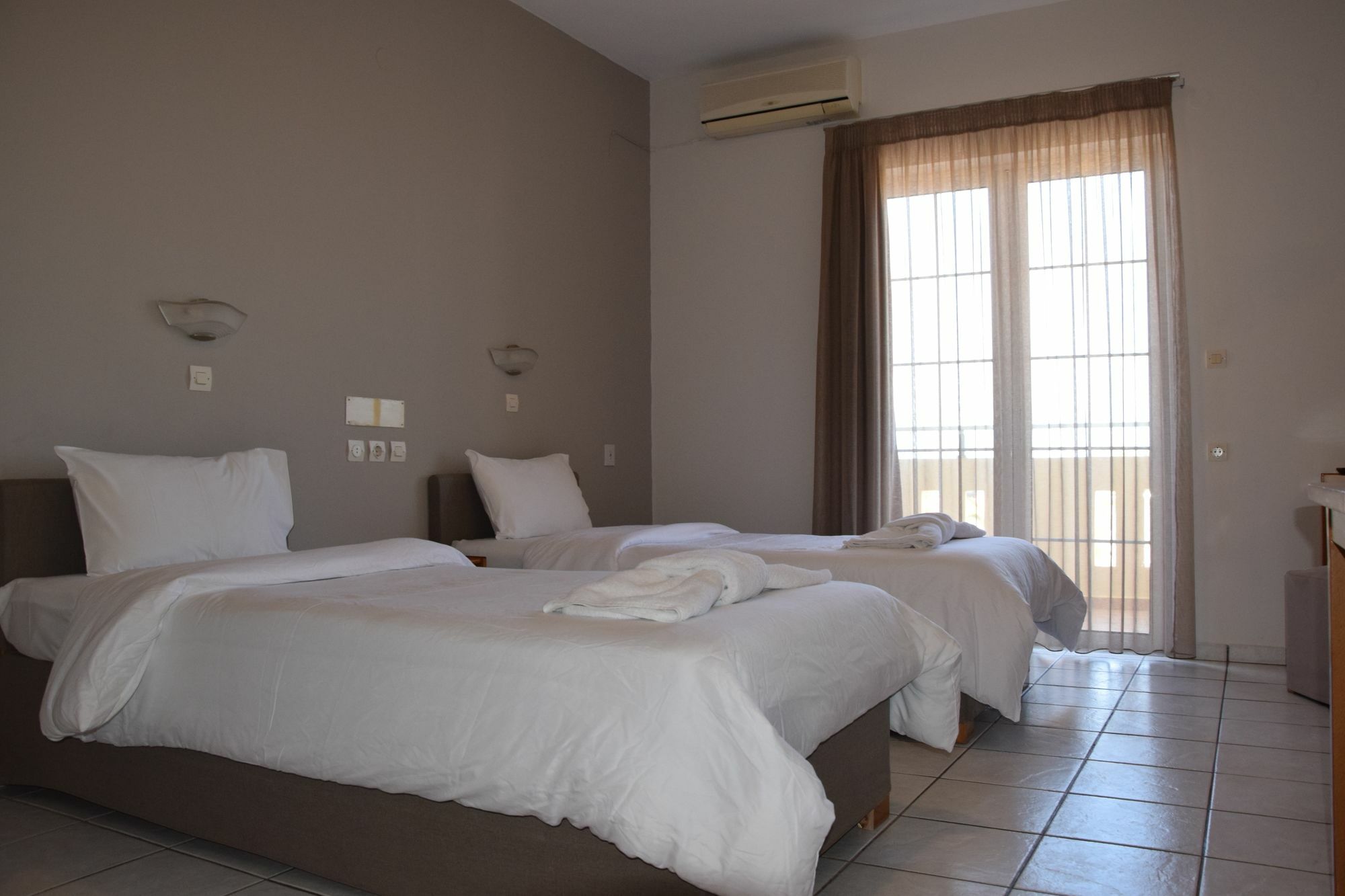 Amaryllis Aparthotel Platanias  Bagian luar foto