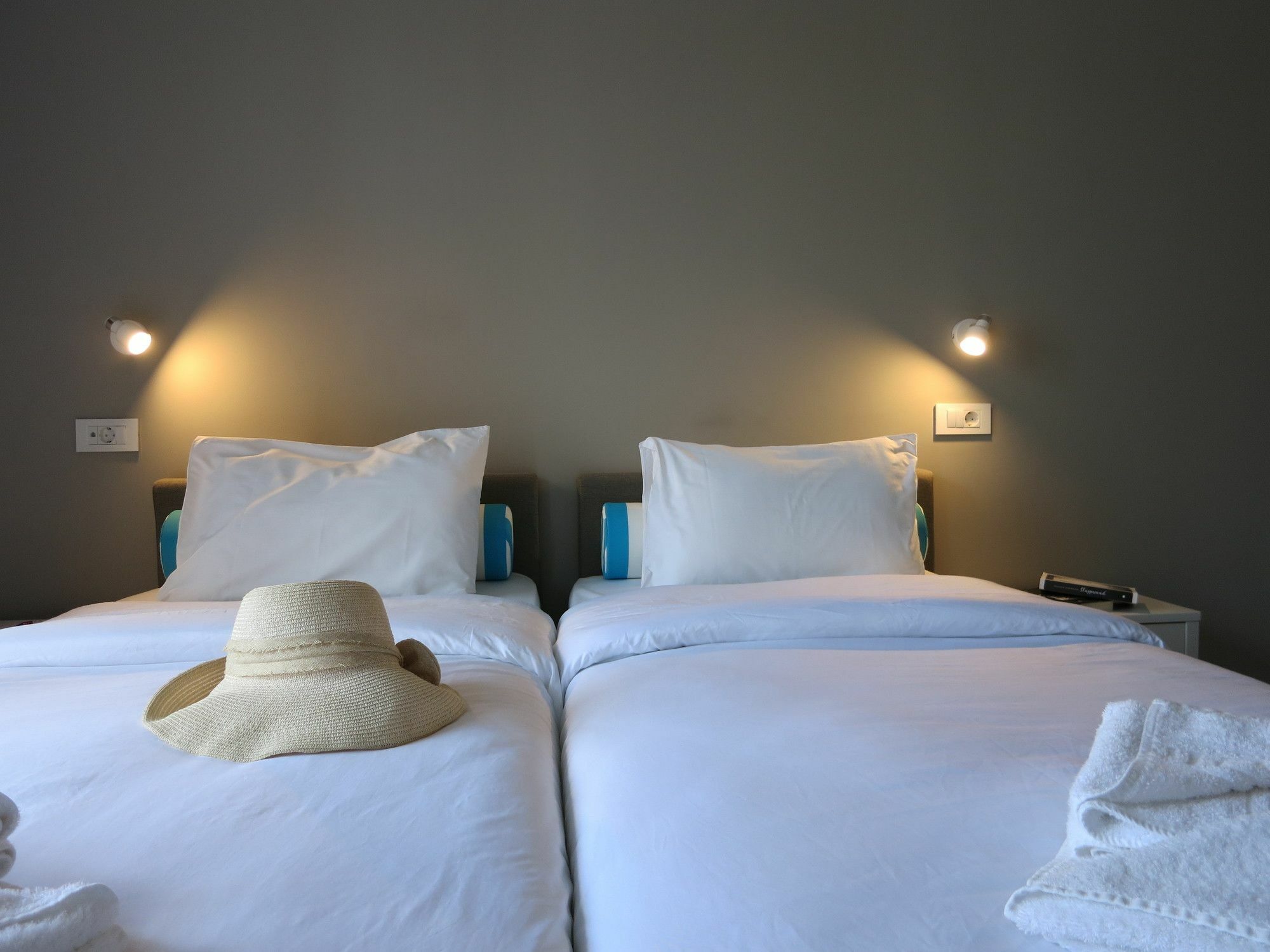 Amaryllis Aparthotel Platanias  Bagian luar foto